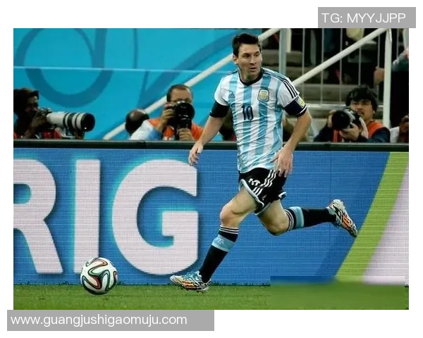 足球场上的犯规王者盘点这些明星球员的争议瞬间与犯规数据