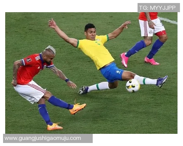 揭秘足球明星私下射门的真实身份与精彩瞬间